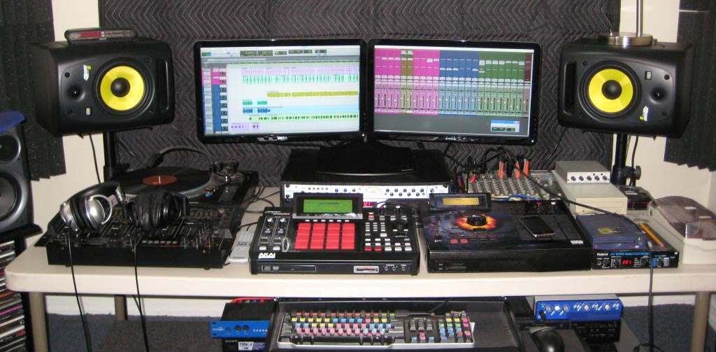 5 Tips To Monitor Better In Your Studio Audio Mentor Tips