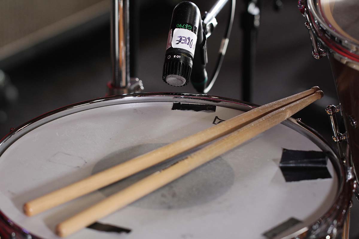 How To Mic Drums For Live Performances Audio Mentor